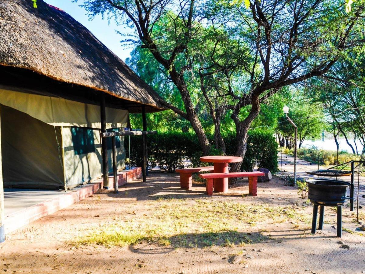 Die Dam - Transkalahari End Resort Gobabis ภายนอก รูปภาพ